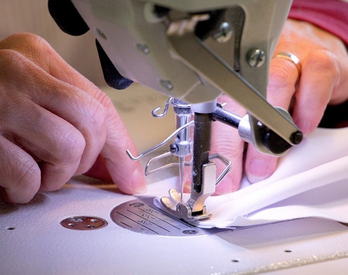 65 ans de savoir-faire : création et fabrication de vêtements professionnels, blouse, tunique, pantalon, chasuble et tablier